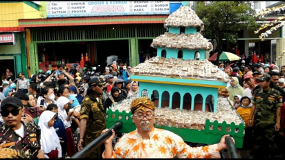 Tradisi Dugderan Sambut Ramadhan di Semarang, Ribuan Orang Padati Halaman Masjid Kauman