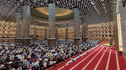 Tarawih Pertama di Bulan Ramadhan 1444 H, Antusiasme Masyarakat ke Masjid Istiqlal Membludak