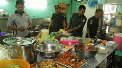 Warung Makan di bangkalan Dilarang Buka saat Siang Hari Selama Ramadhan: Hormati Umat Islam!