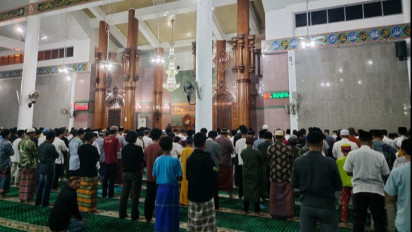 Antusiasme Warga Bandarlampung pada Tarawih Pertama tanpa Pembatasan