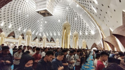 Suasana Salat Tarawih Pertama di Masjid Al Jabbar: Tidak Terlalu Penuh