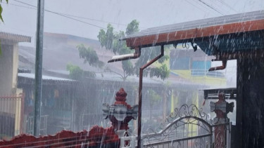 Cuaca Hari Ini! BMKG Imbau Pulau Jawa dan Sebagian Wilayah Sumatera Diguyur Hujan Lebat Disertai Angin Kencang dan Petir
