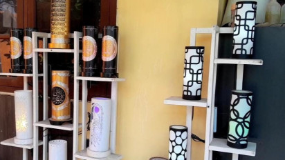 Berkah Bulan Suci Ramadhan, Pengrajin Lampion Ukir Ayat Al-Quran di Probolinggo Banjir Pesanan