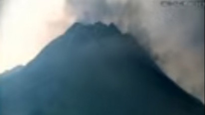 Lagi, Gunung Merapi Luncurkan 12 Kali Guguran Lava Pijar Sejauh 1,7 Kilometer