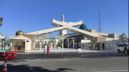 Berwisata Religi ke Masjid Ar-Arahman Kota Blitar, Miniatur Masjid Nabawi