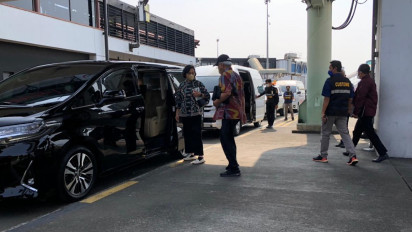 Terungkap Siapa Sosok yang Tumpangi Alphard Masuk Apron Bandara Soekarno Hatta Dikawal Mobil Bea Cukai, Ternyata Sri Mulyani
