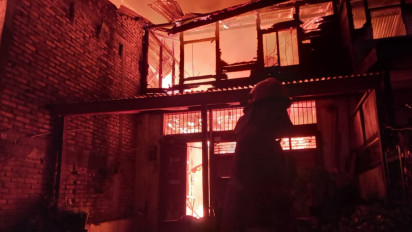 Tabung Gas Bocor, 3 Rumah Permanen Ludes Terbakar, 2 Korban Dilarikan ke Rumah Sakit