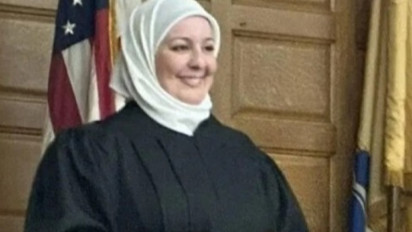Nadia Kahf Jadi Hakim Berhijab Pertama di Amerika Serikat