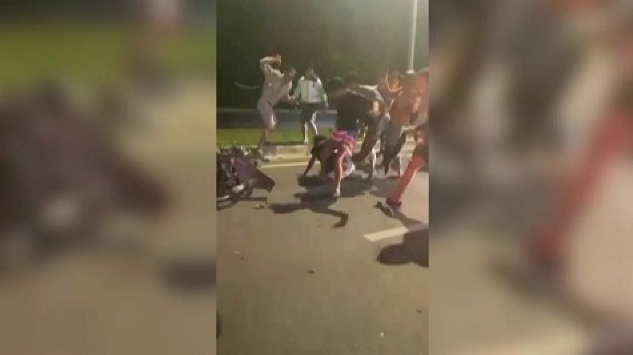 Video Viral Dua Kelompok Remaja Putra Tawuran di Tangsel, Ini Respons Polisi
            - galeri foto