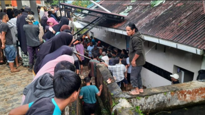 Dua Ibu-ibu Tewas Tertimbun Longsor Saat Berada di Masjid untuk Sholat Subuh