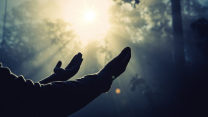 Janji Allah Bagi yang Gemar Membaca Shalawat, Kata Syekh Ali Jaber 