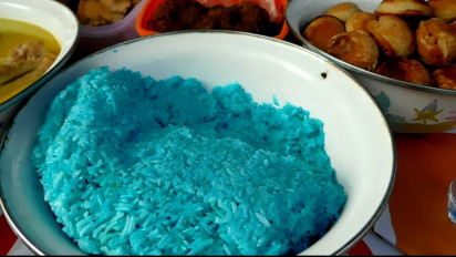 Manis Legit Ketan Biru dan Coro Santan Khas Semarang Rasanya Menggoyang Lidah, Coba Saja