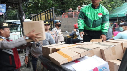 Polisi Gerebek Gudang Penyimpanan Miras di Jakarta Barat, Ribuan Botol Disita 