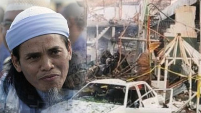 Masih Sempat Tersenyum, Tak Ada Ketakutan Di Wajah Amrozi Saat Divonis Hukuman Mati, Malah Berteriak…