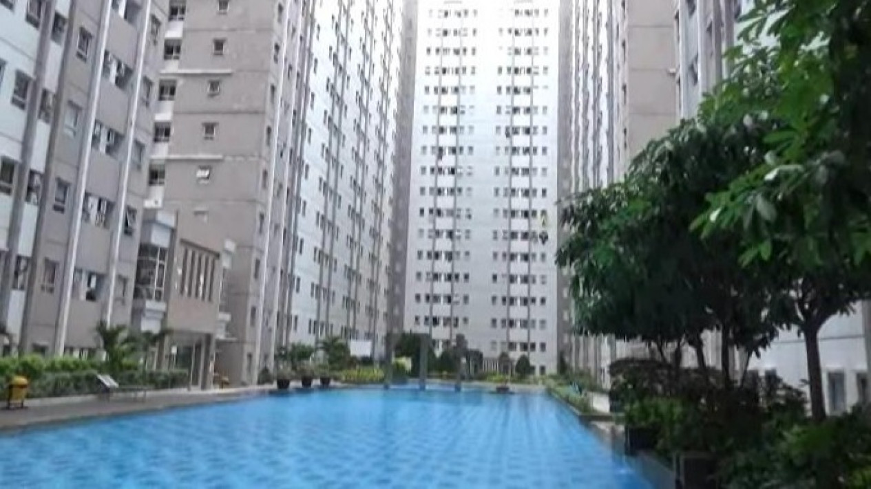 Penghuni Apartemen Puncak Kertajaya Surabaya Protes, Lantaran Ditarik Tarif Parkir Baru oleh Pengelola
            - galeri foto