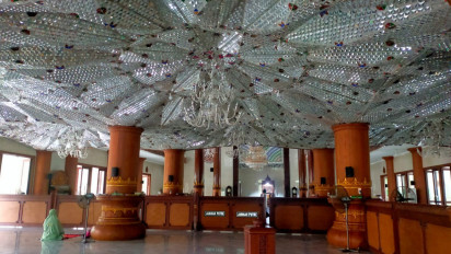 Indahnya Masjid Agung Darussalam di Bojonegoro, Berhiaskan Gemerlap Berlian