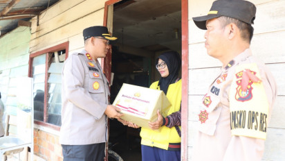 Polres Dumai Salurkan Program 'Bantuan Kemanusiaan Untuk Negeri' dengan Sasaran Masyarakat Terdampak Fluktuasi Harga Sembako