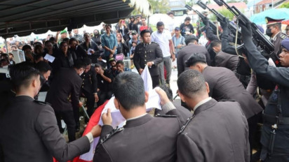 Wakapolres Merauke Pimpin Upacara Pemakaman Briptu Anumerta Meizyard Elisa Indey di TMB Merauke
