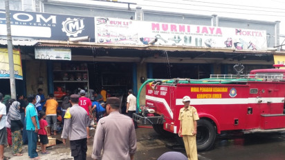 Siang Bolong, Toko Elektronik di Jember Terbakar, Kerugian Ditaksir 800 Juta Rupiah