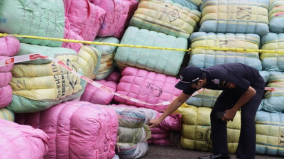 Menkop UKM Teten Masduki Sebut Pakaian Bekas Ilegal Merusak Pasar Domestik