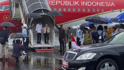 Presiden Joko Widodo Tiba di Maros dan Langsung Memenuhi Agenda Kunjungannya di Sulawesi Selatan