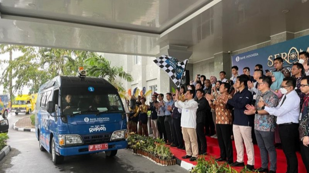 Selama Ramadhan, BI Kepri Gelar Penukaran Uang di Pelabuhan hingga Bandara
            - galeri foto