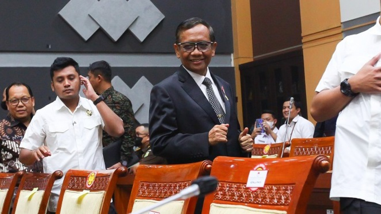 Rapat soal Rp349 Triliun, DPR Debat Panas Gara-Gara Sri Mulyani Tidak Hadir
            - galeri foto