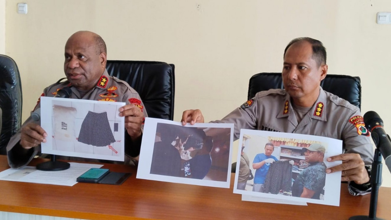 Polisi Ungkap Pelaku Kasus Kematian Dokter Rumah Sakit Nabire
            - galeri foto