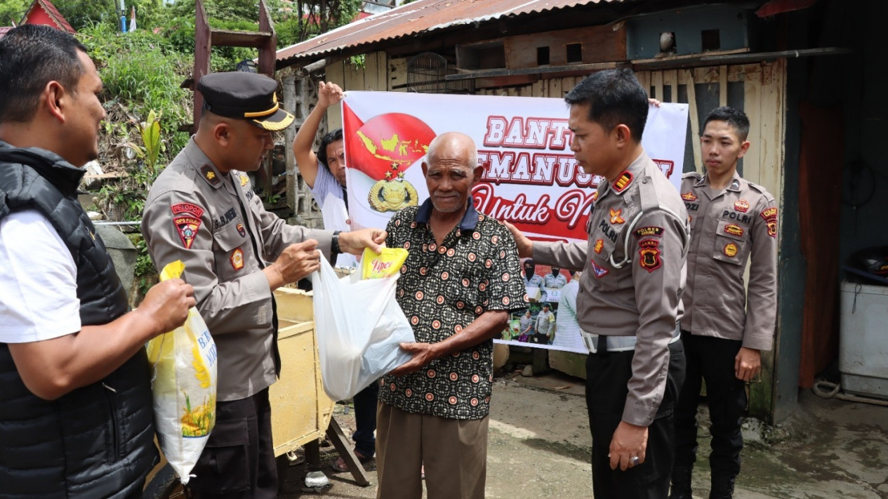 Berkah Ramadhan, Polres Kerinci Berikan Bansos untuk Warga Tidak Mampu
            - galeri foto