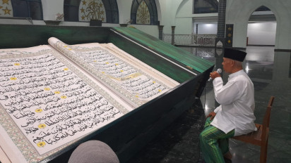 Al Quran Raksasa Seberat 4 Kuintal di Banyuwangi, Dibaca selama Bulan Ramadhan
