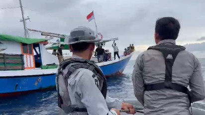 Bakamla RI Selamatkan Nelayan yang Terombang-ambing di Selat Makassar