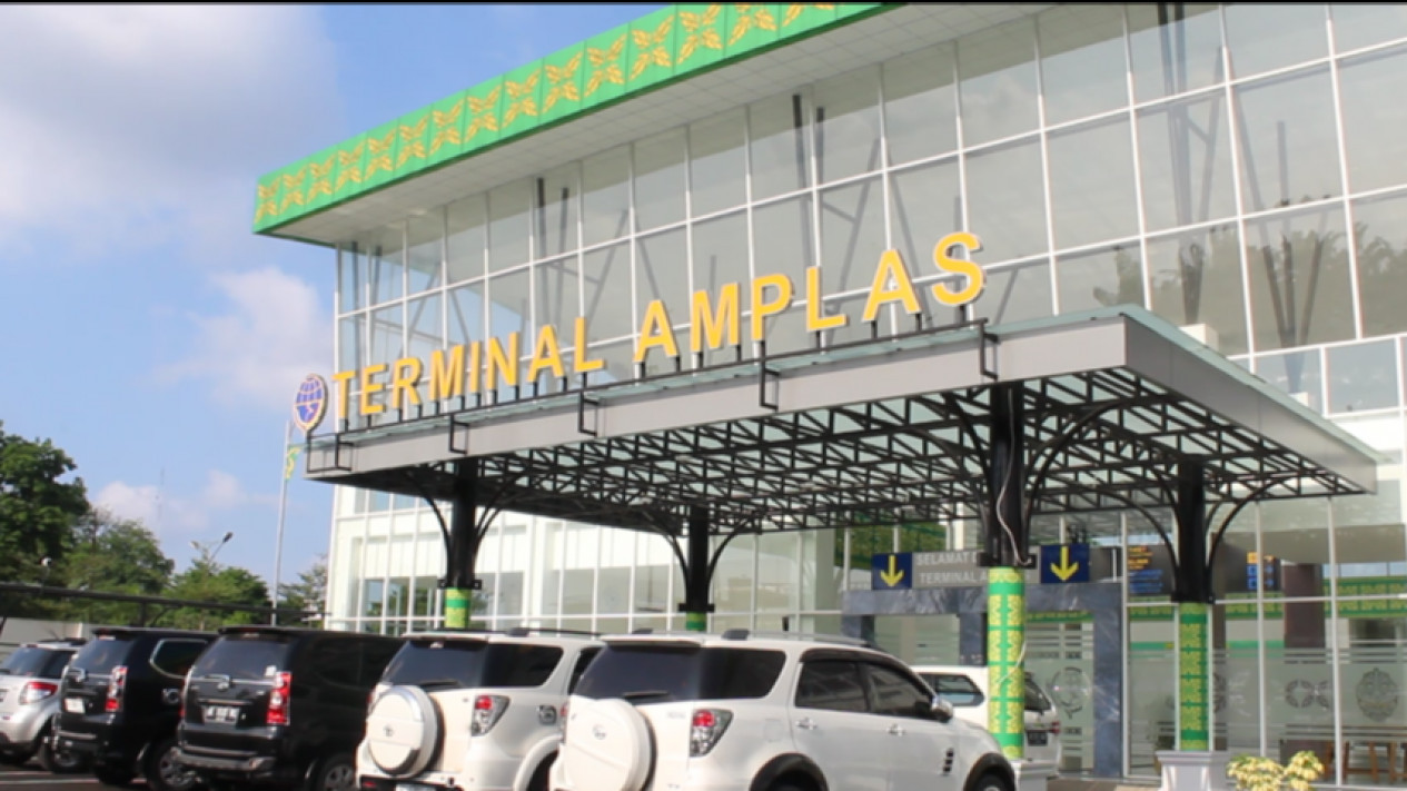 Sepekan Ramadhan, Aktivitas Pemudik Masih Sepi di Terminal Terpadu Amplas
            - galeri foto