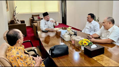 Cek Pasokan dan Distribusi Beras Selama Ramadhan, Ketua DPD RI Kunjungi Bulog Jatim