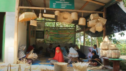 Berkah Ramadhan, Perajin Parcel Anyaman Bambu di Blora Banjir Pesanan
