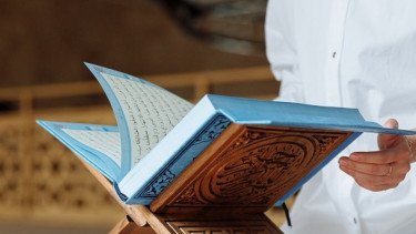Ingin Terlindung dari Fitnah Dajjal? UAS Ingatkan Hafalkan 10 Ayat Pertama Surah Al Kahfi