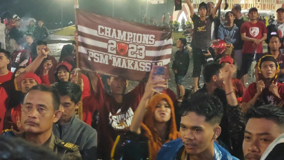 Ribuan Warga dan Suporter Dipimpin Walikota Parepare Pawai Keliling Kota Rayakan PSM Makassar Juara Liga 1 2022/2023