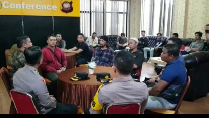 Ratusan Orang Keluarga Korban Tewas Akibat Dikeroyok saat Balap Liar Datangi Mapolres Singkawang, Tuntut Keadilan