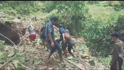 Tebing Setinggi 50 Meter Longsor, Ratusan Warga Transmigrasi di Mamuju Terisolir