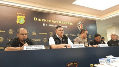 Begini Tampang 'Abi dan Bunda', Pelaku Penipuan Travel Umrah yang Telantarkan Jemaah