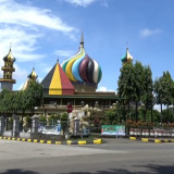 Masjid Pelangi Tangerang Bergaya Bangunan Modern-Klasik Khas Eropa Timur