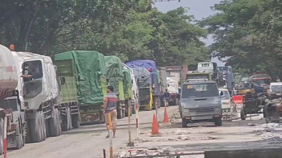 Parah, Jalan Pantura Pati–Rembang Macet Puluhan Kilometer