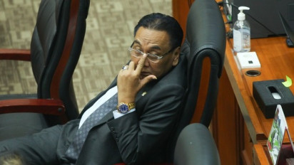 Momen Bambang Pacul Keceplosan Sebut DPR 'Dewan Perwakilan Ketum Partai', Bikin Mahfud Md Geleng-geleng
