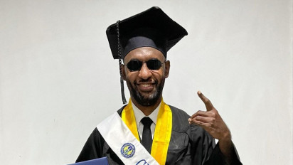 2 Pesepakbola Papua Ini Ternyata Bergelar Magister, Salah Satunya Kini Jadi Dosen Meski Pernah Jabat Kapten Timnas Indonesia