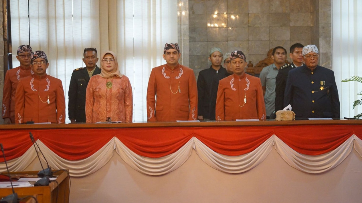 Kapolres Sukabumi : Wakil Ketua DPRD Kota Sukabumi Tersangka Kasus Penggelapan Mobil Rental Bisa Bebas Asal 'Damai" dengan Pelapor
            - galeri foto