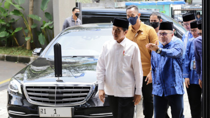 Jokowi Ngaku Pusing Gara-gara Mikirin Piala Dunia U20 yang Ujungnya Dibatalkan FIFA