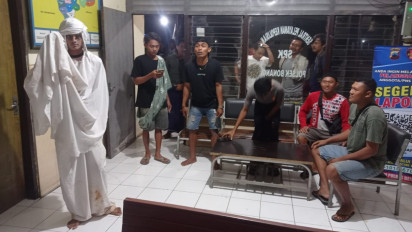 Warga Tangkap Pembuat Konten Pocong