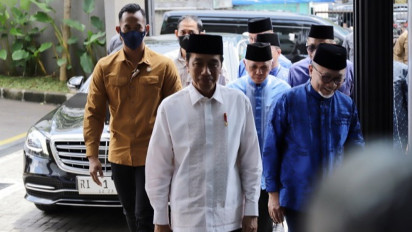 Kala Jokowi Dua Minggu Pusing Gara-gara Bola: Saya Pusing Betul!