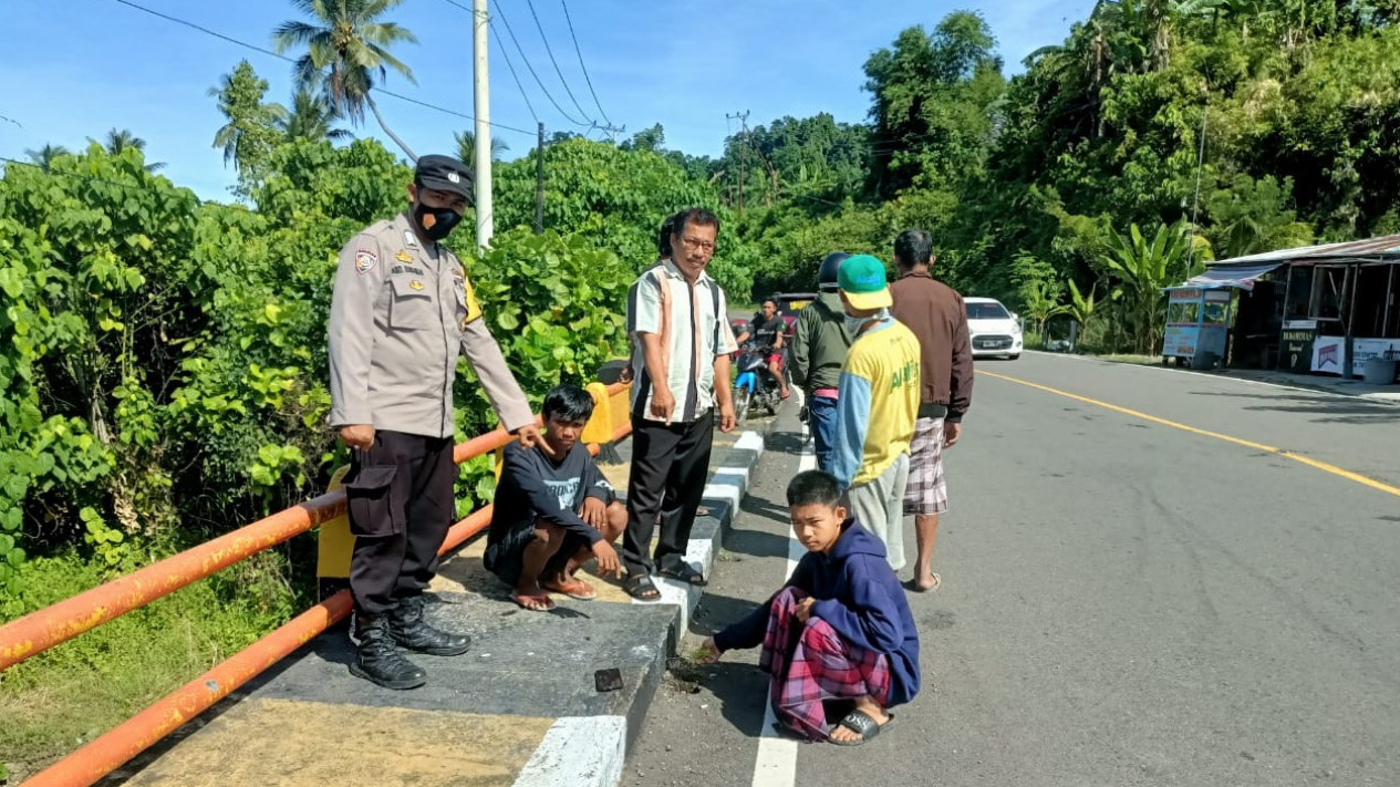 Sekelompok Pemuda Diserang OTK dengan Busur
            - galeri foto