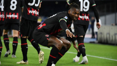 AC Milan Pesta Gol di Kandang Napoli, 4 Gol Tanpa Balas