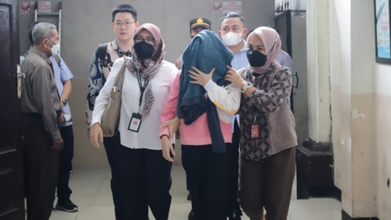 Update Sidang Kekasih Mario Dandy AG, Ayah hingga Paman David Ozora Jadi Saksi
            - galeri foto